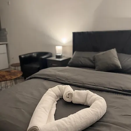 Restoastudios Apartment *